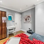 Beautiful 2 Bedroom In *