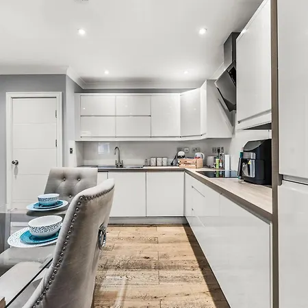 דירה Beautiful 2 Bedroom In *