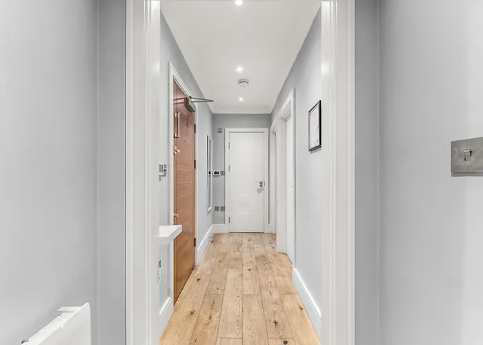 Beautiful 2 Bedroom In Apartament Bristol