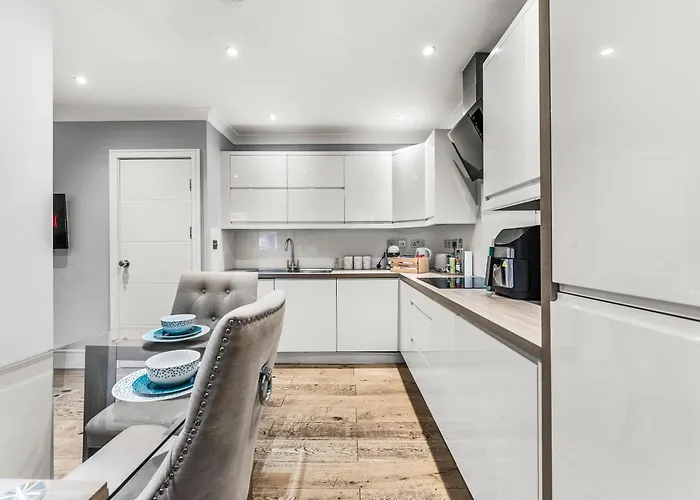 Apartament Beautiful 2 Bedroom In *