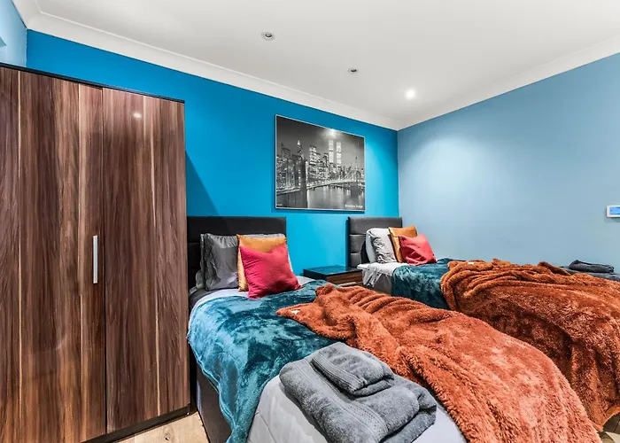 Beautiful 2 Bedroom In Apartament *