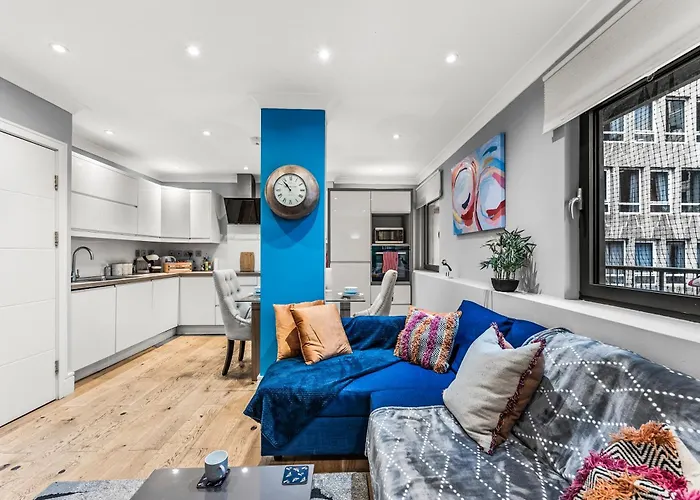 Beautiful 2 Bedroom In