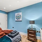 Beautiful 2 Bedroom In Διαμέρισμα *