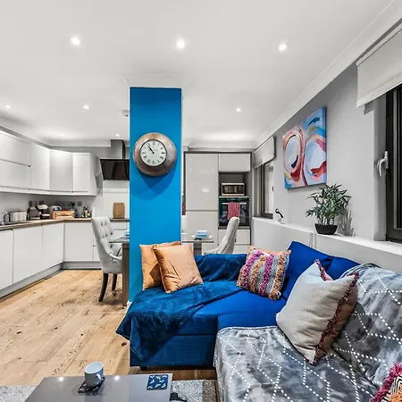 Beautiful 2 Bedroom In