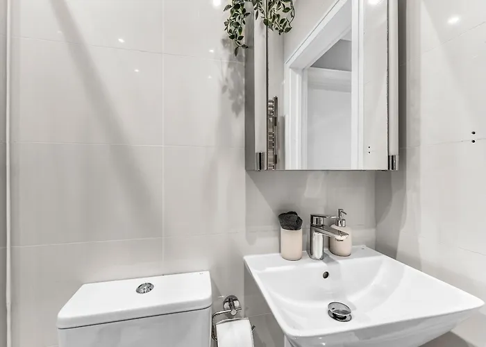 Beautiful 2 Bedroom In